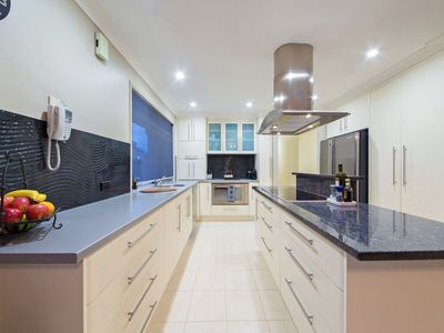 16 Schooner Circuit, Manly West