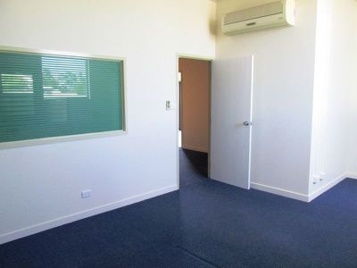 100 GALAH street, Longreach