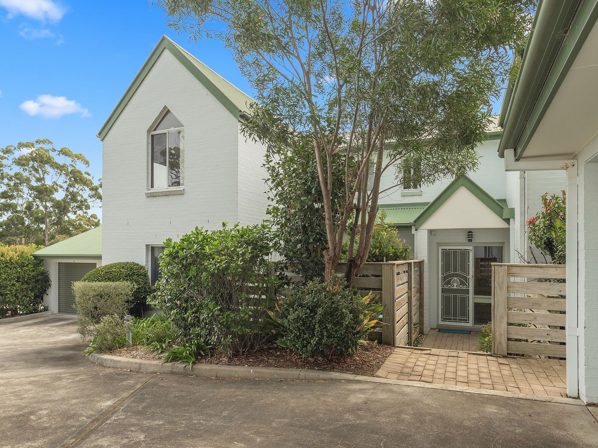 9 / 13 Augusta Place, Mollymook Beach