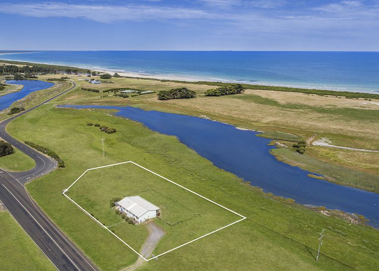 8095 Princes Highway, Narrawong