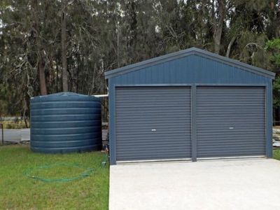 2 Princes Highway, Lake Tabourie