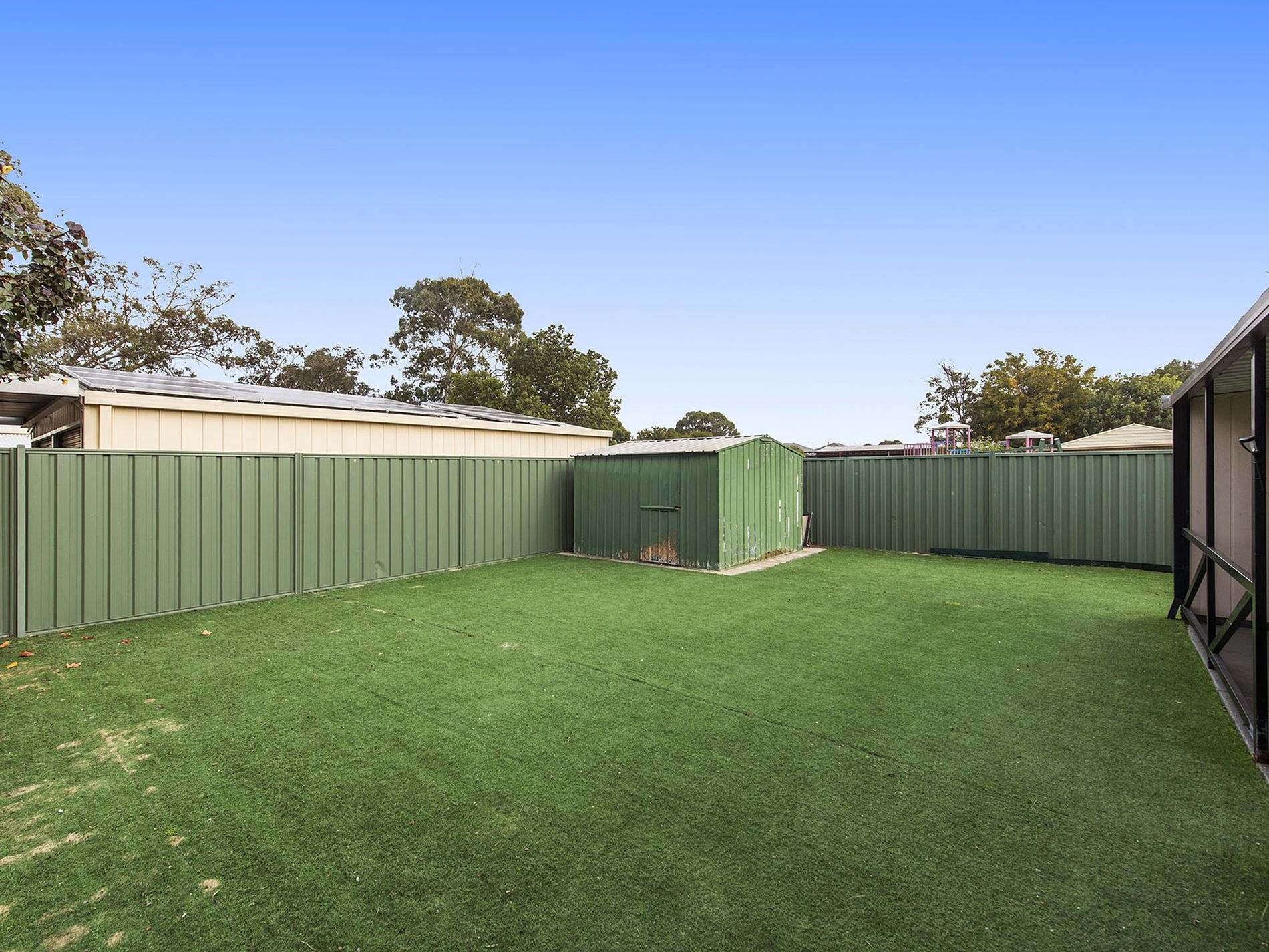 99 Queens Road, South Guildford