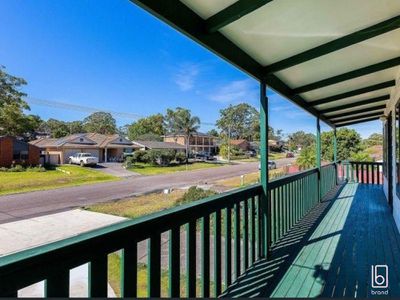 26 Campbell Parade, Mannering Park