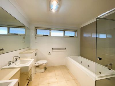 63 Avondale Way, Eastwood