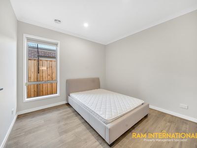 12 Camini Grove, Truganina