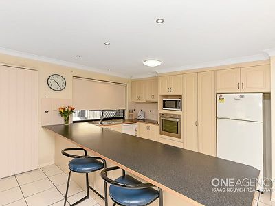 18 Sanctuary Dr, Forest Lake