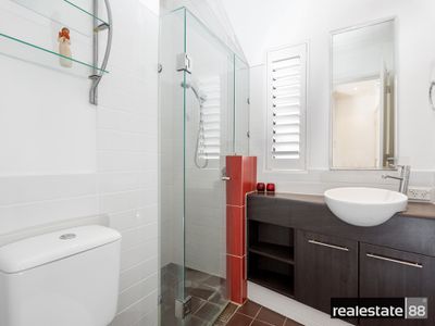 1 / 29 Rawlins Street, Glendalough