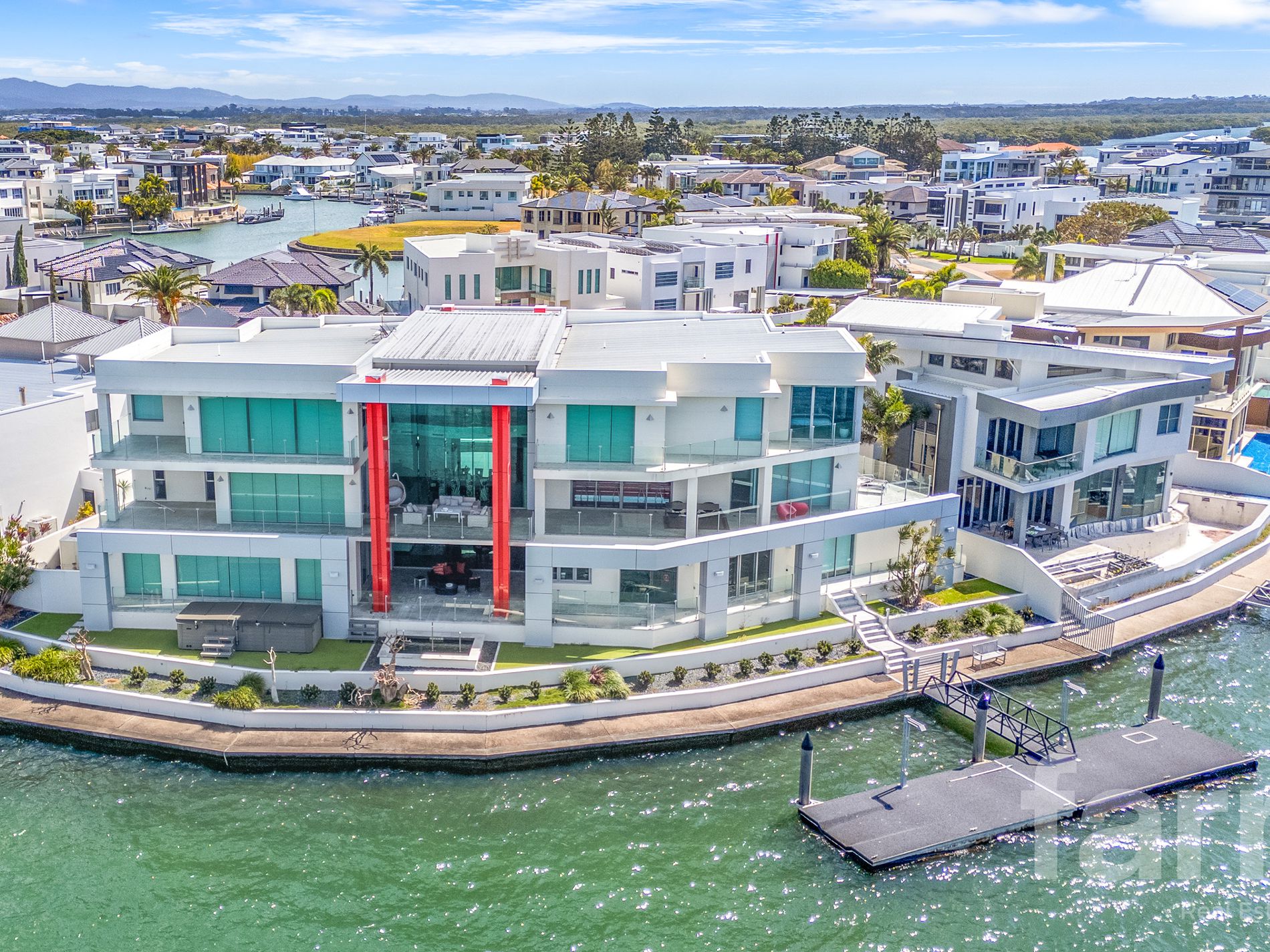 46-48 Royal Albert Crescent, Sovereign Islands
