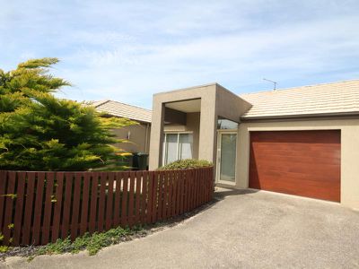 2 / 1 Moore Court, Wynyard