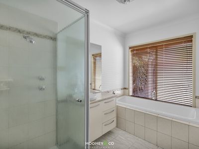 16 Dryandra Place, Cranbourne