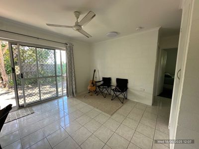 2 / 8 Anderson Road, Woree