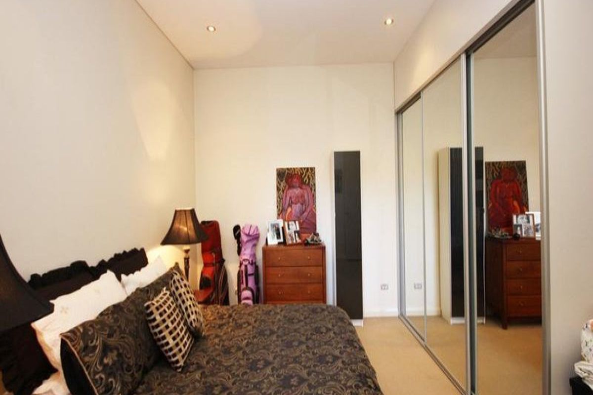2 / 6 Hilts Road, Strathfield