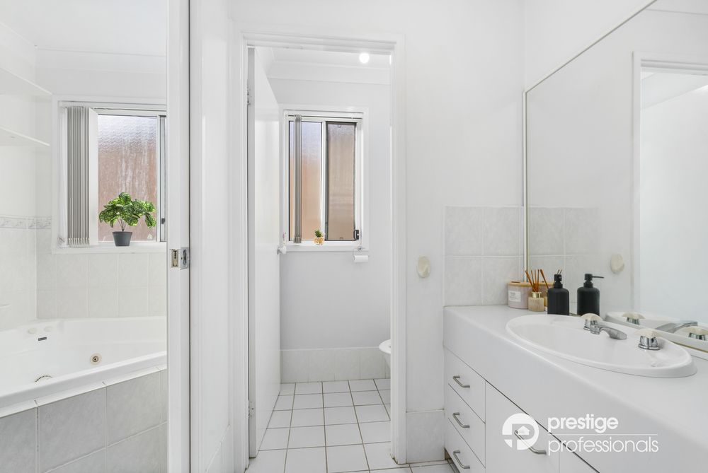 5 Glenelg Court, Wattle Grove