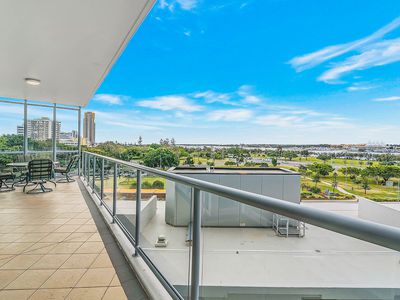 805 / 1 Como Crescent, Southport