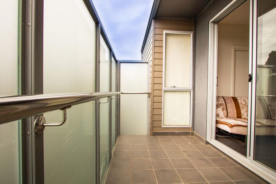 9 / 2 Middleborough Road, Burwood East