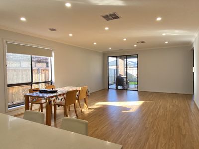 8 Midewin Way, Wyndham Vale