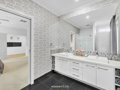 34 Crepe Avenue, Cranbourne West
