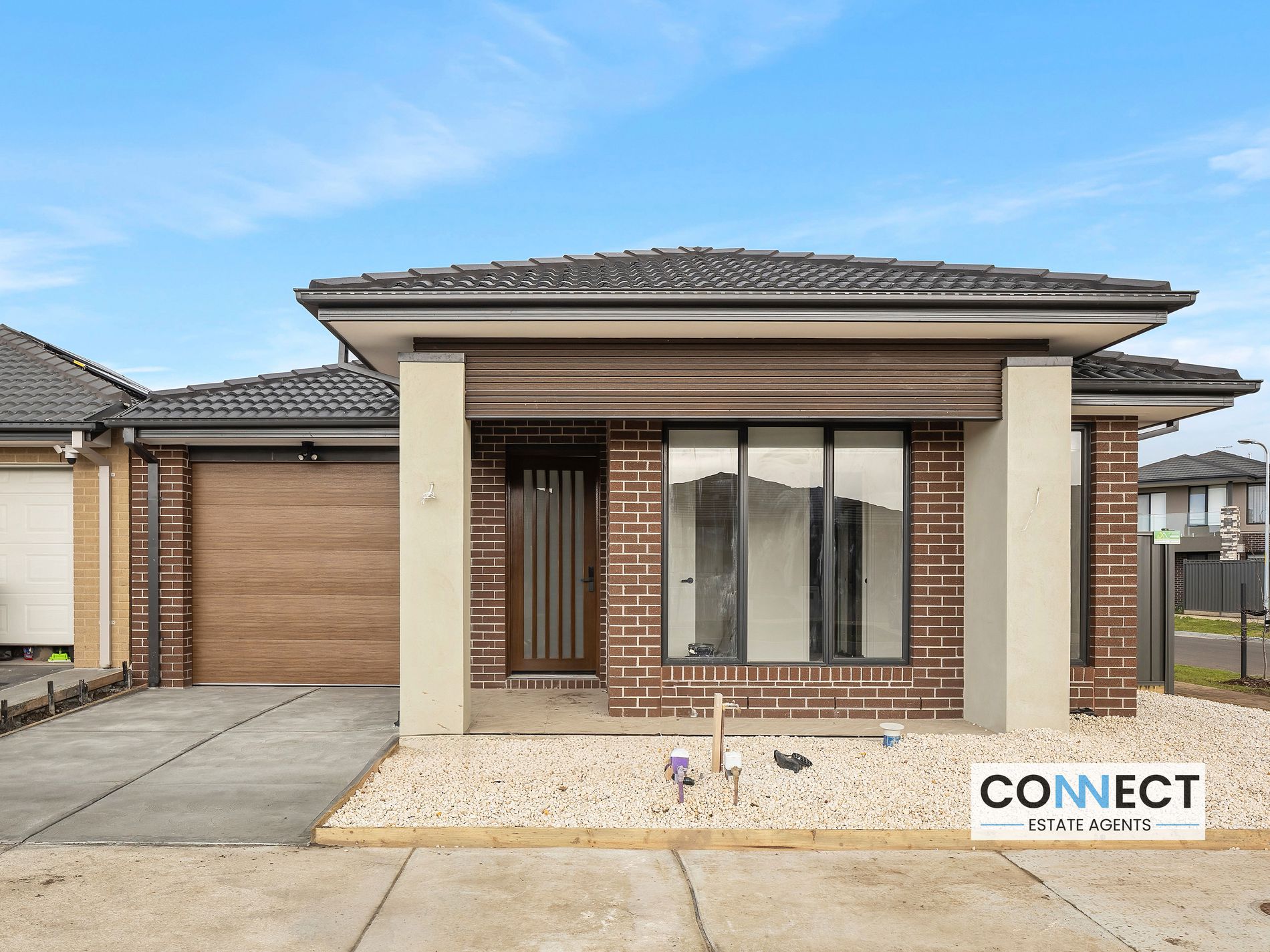 24 California Street, Clyde