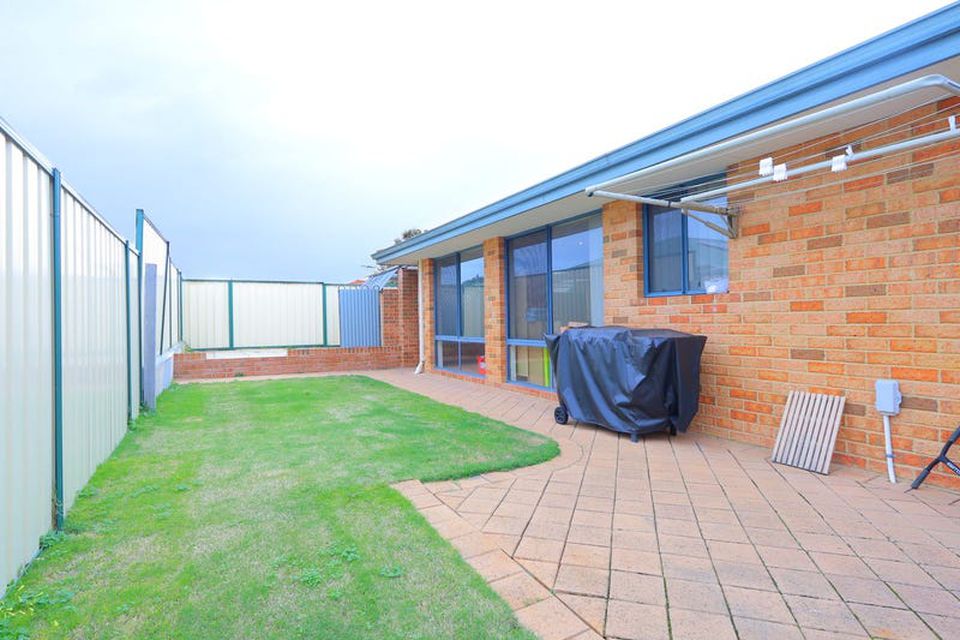 6 Coorong Turn , Warnbro