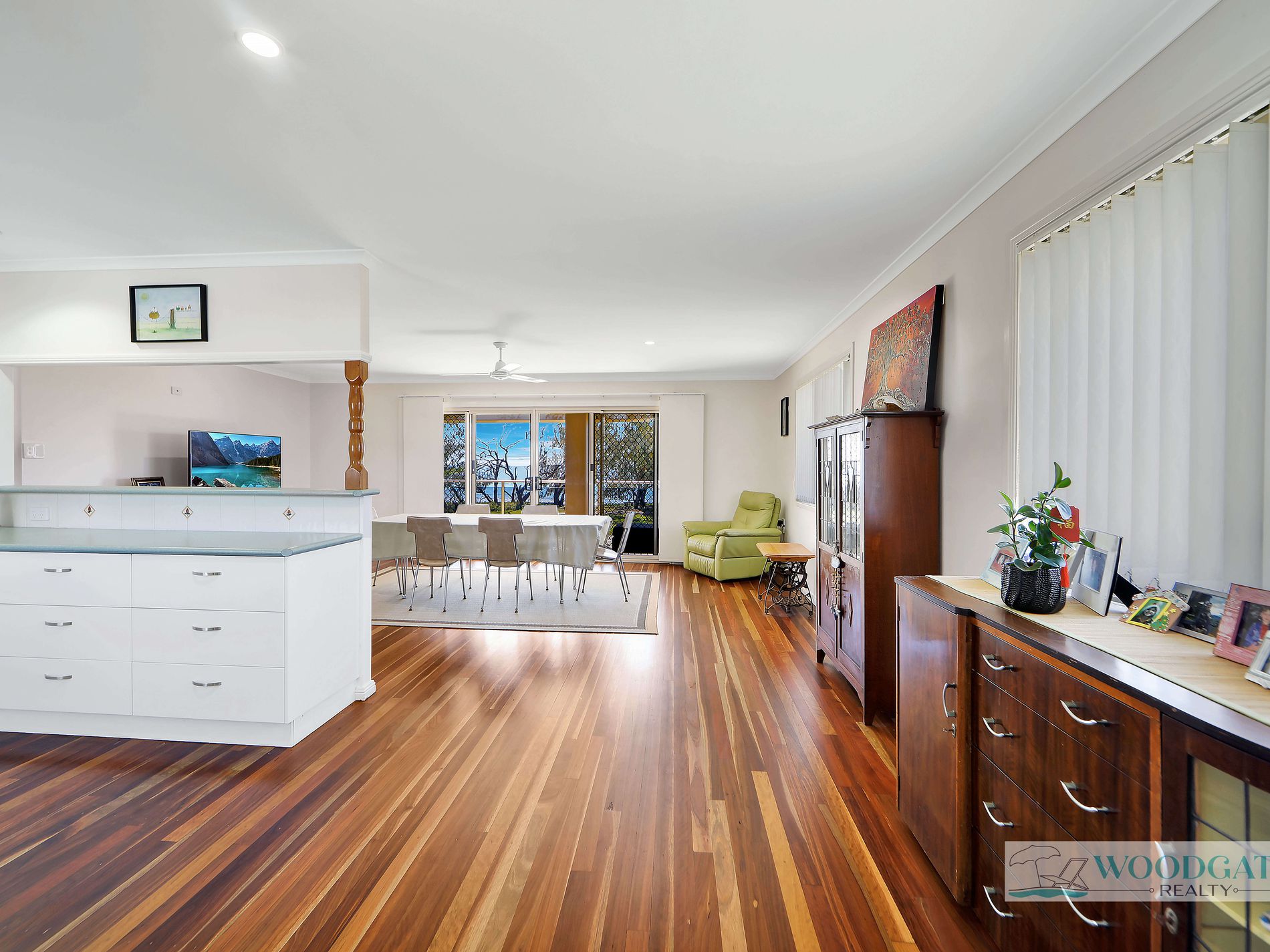 101 Esplanade, Woodgate