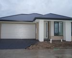 25 Horvath Boulevard, Officer