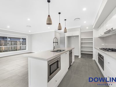 21 Midnight Avenue, Medowie