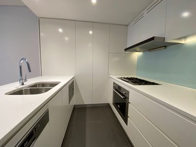702 / 5 Wentworth Place, Wentworth Point