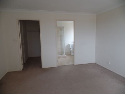 64 Minnamurra Circuit, Prestons
