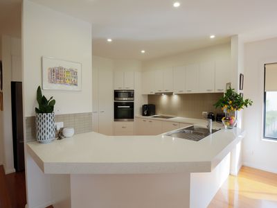 6 Knox Court, Kennington