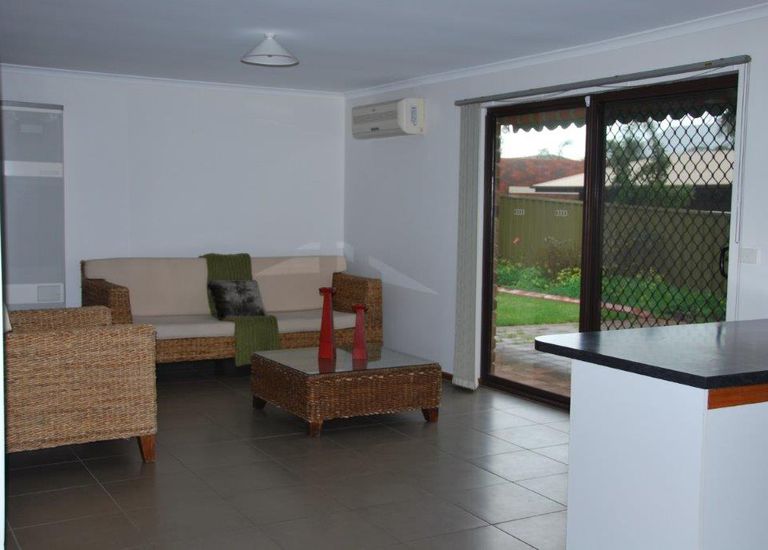 1B Fryer Street, Hallett Cove