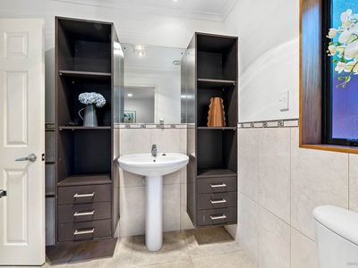 16 Maybole Drive, Flat Bush