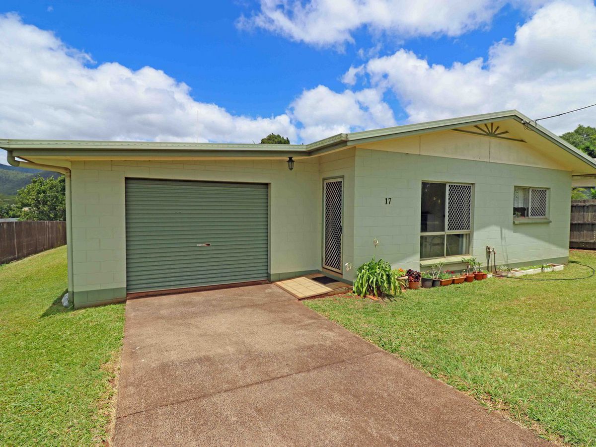 17 Turner Avenue, Atherton