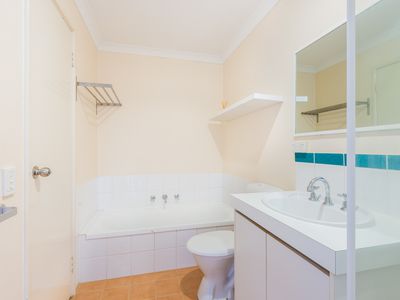 18 Easton Lane, Doubleview