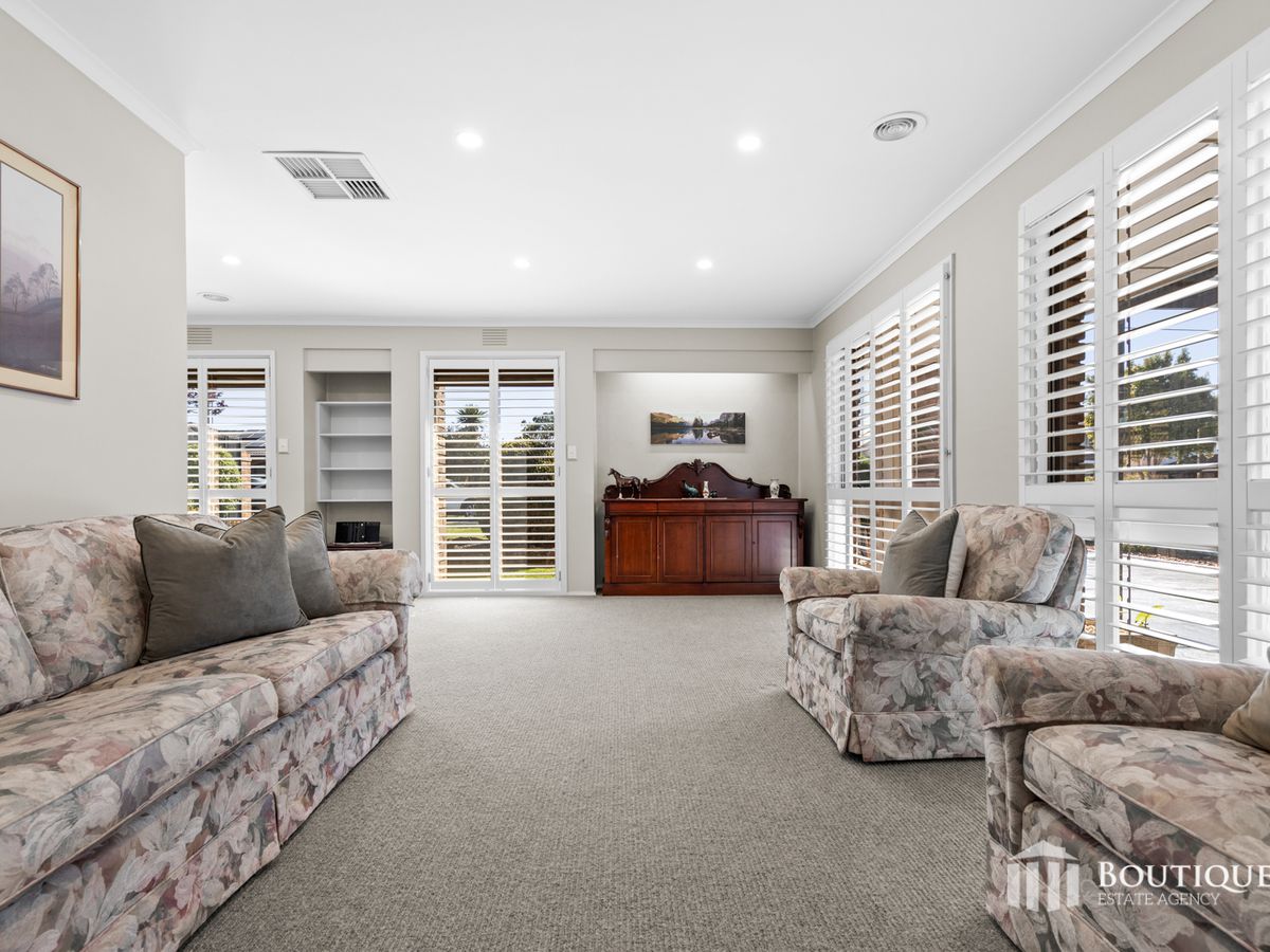 15 Sherwood Crescent, Dandenong North