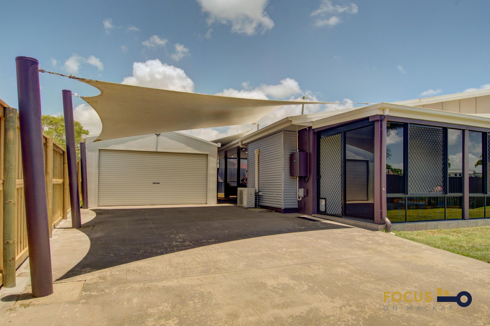 1 Gingham Street, Glenella
