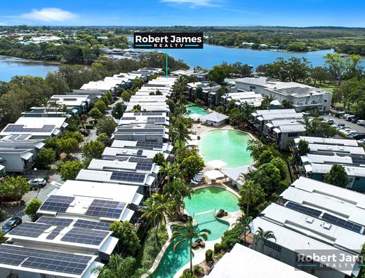 Noosa Lakes 1 Bedroom Upstairs Apartment image 11
