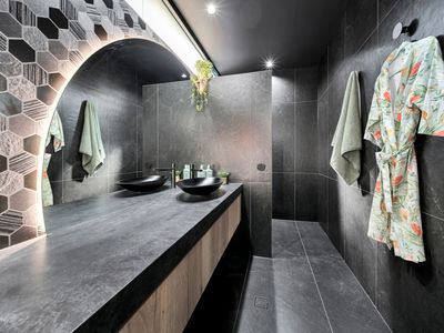 22 Akame Avenue, Caravonica