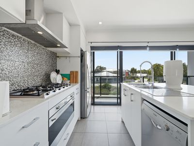 240 Leeuwin Boulevard, Bushmead