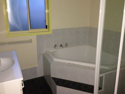 2 / 52 Kruger Avenue, Windang