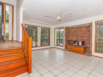 5 Hill Park Crescent, Rochedale South