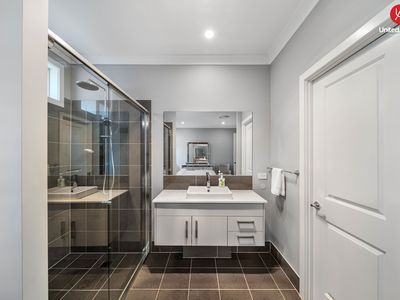 48 Oaklands Circuit, Gregory Hills
