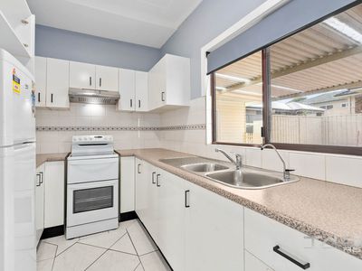 1 / 215 Carpenter Street, St Marys