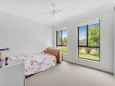 26 Bottle Brush Circuit, Coomera