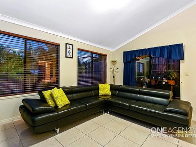 40 Viewpoint Dr, Springfield Lakes
