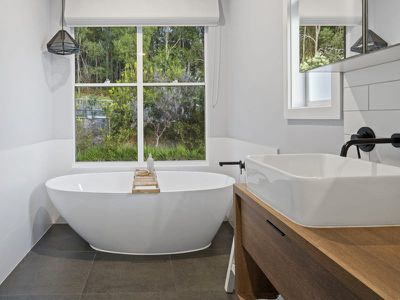 72 Peter Mills Drive, Gilston