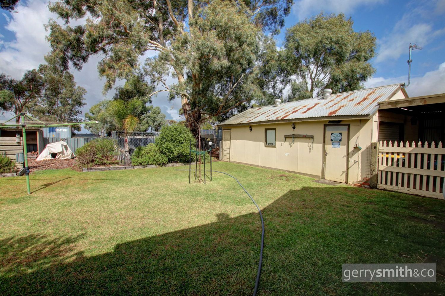 72 Williams Road, Horsham