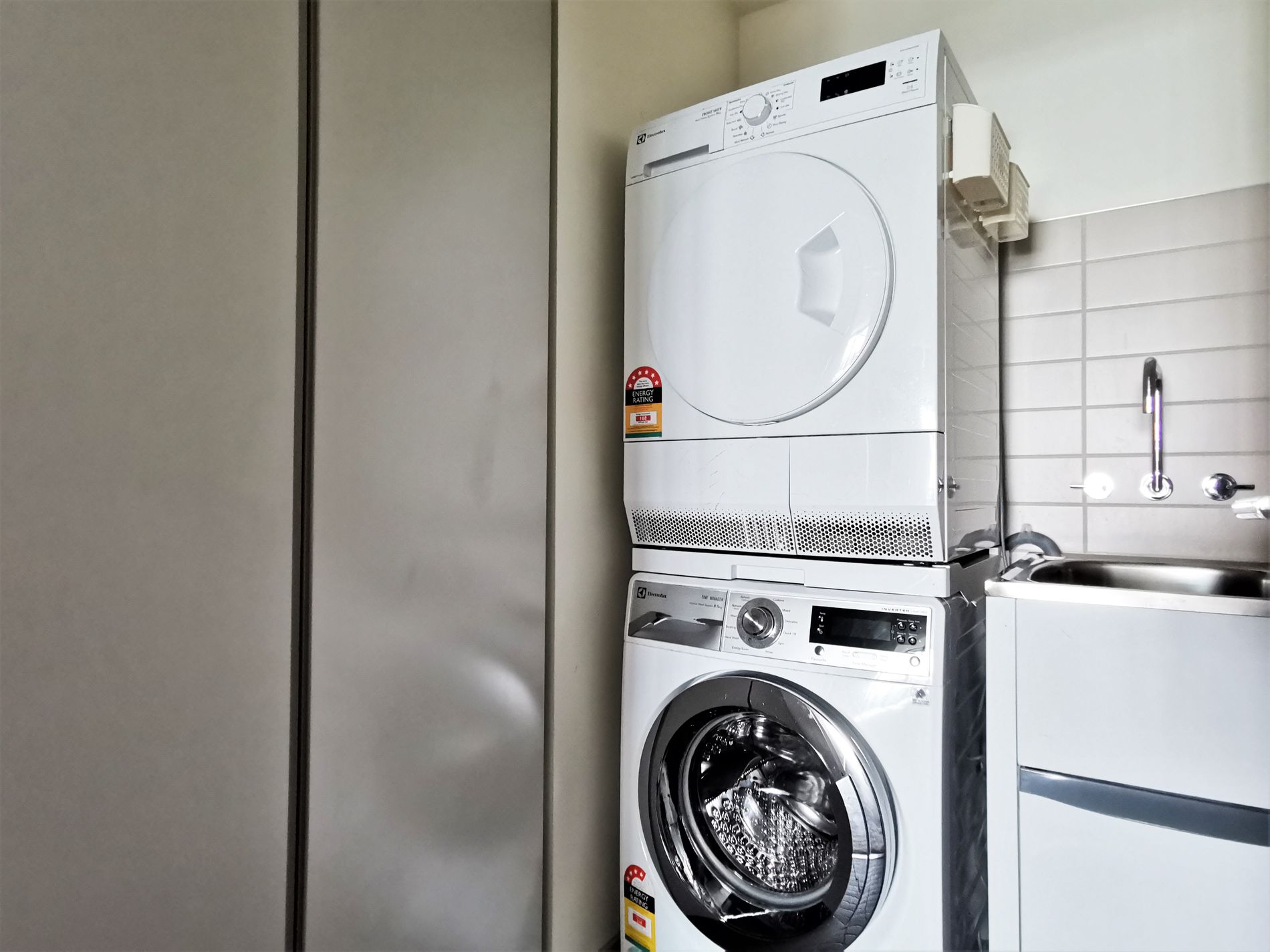 2802 / 9 Waterside Place, Docklands