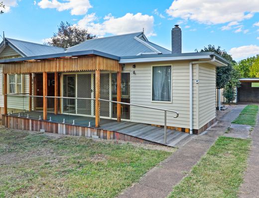 Spacious Family Living in a Peaceful Country Setting