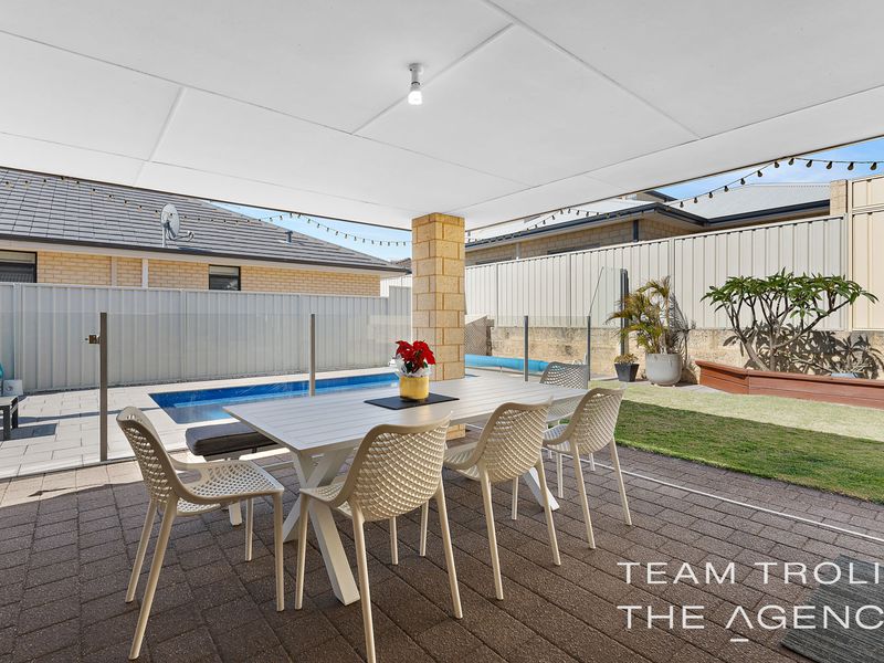 9 Riverina Parade, Lake Coogee