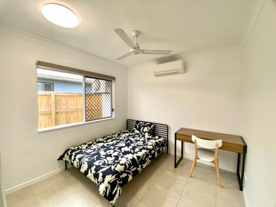5 Creekview Parade, Bentley Park